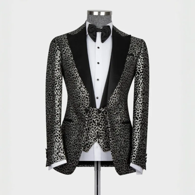 Charming Silver Jacquard Peaked Lapel Three Pieces Prom Suit Jackets