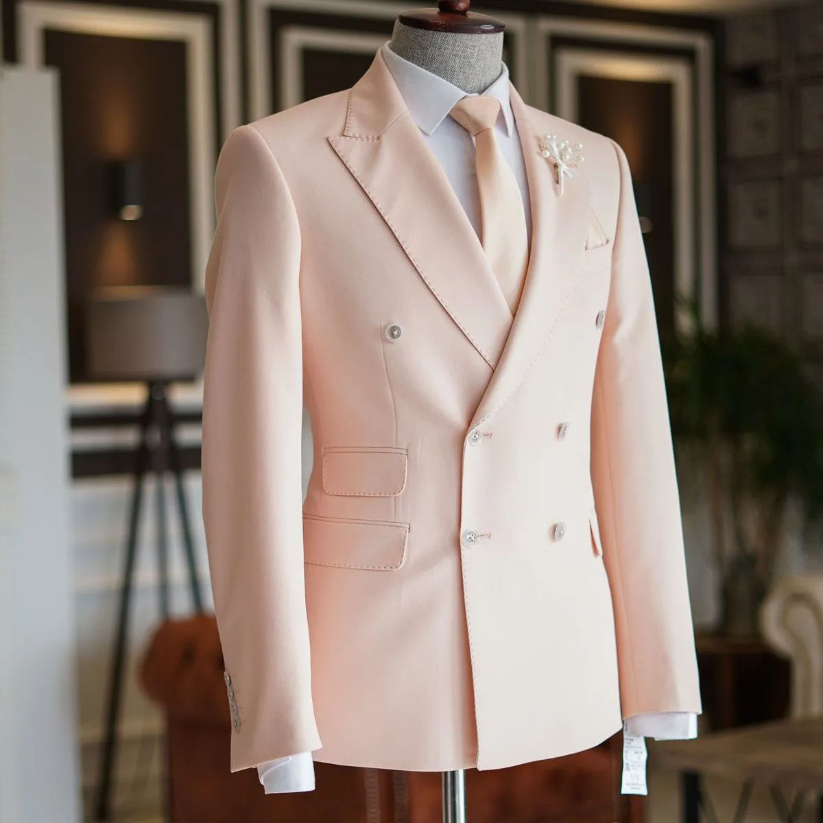 Designer Pink Peaked Lapel Double Breasted Bespoke Prom Suits For Men