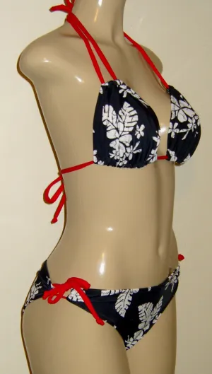Double string top and Keyhole scrunched butt bikini bottom. Women's bikini.