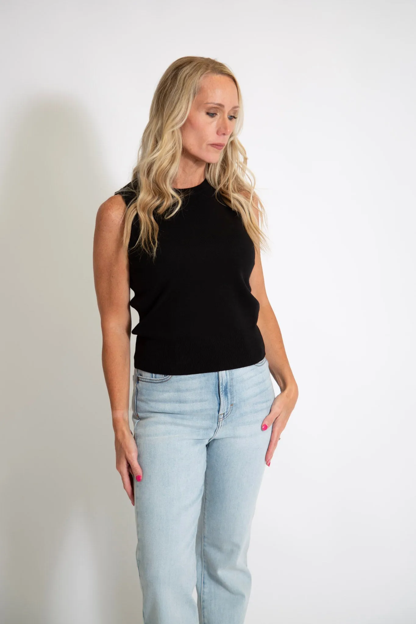Knitted Crewneck Tank (Black)