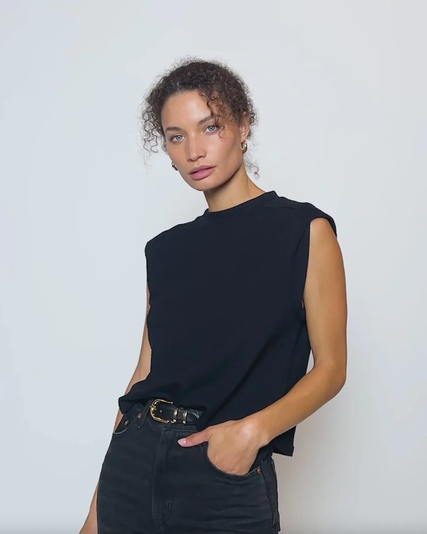 MAE ROLLED SLEEVE TANK IN JET BLACK