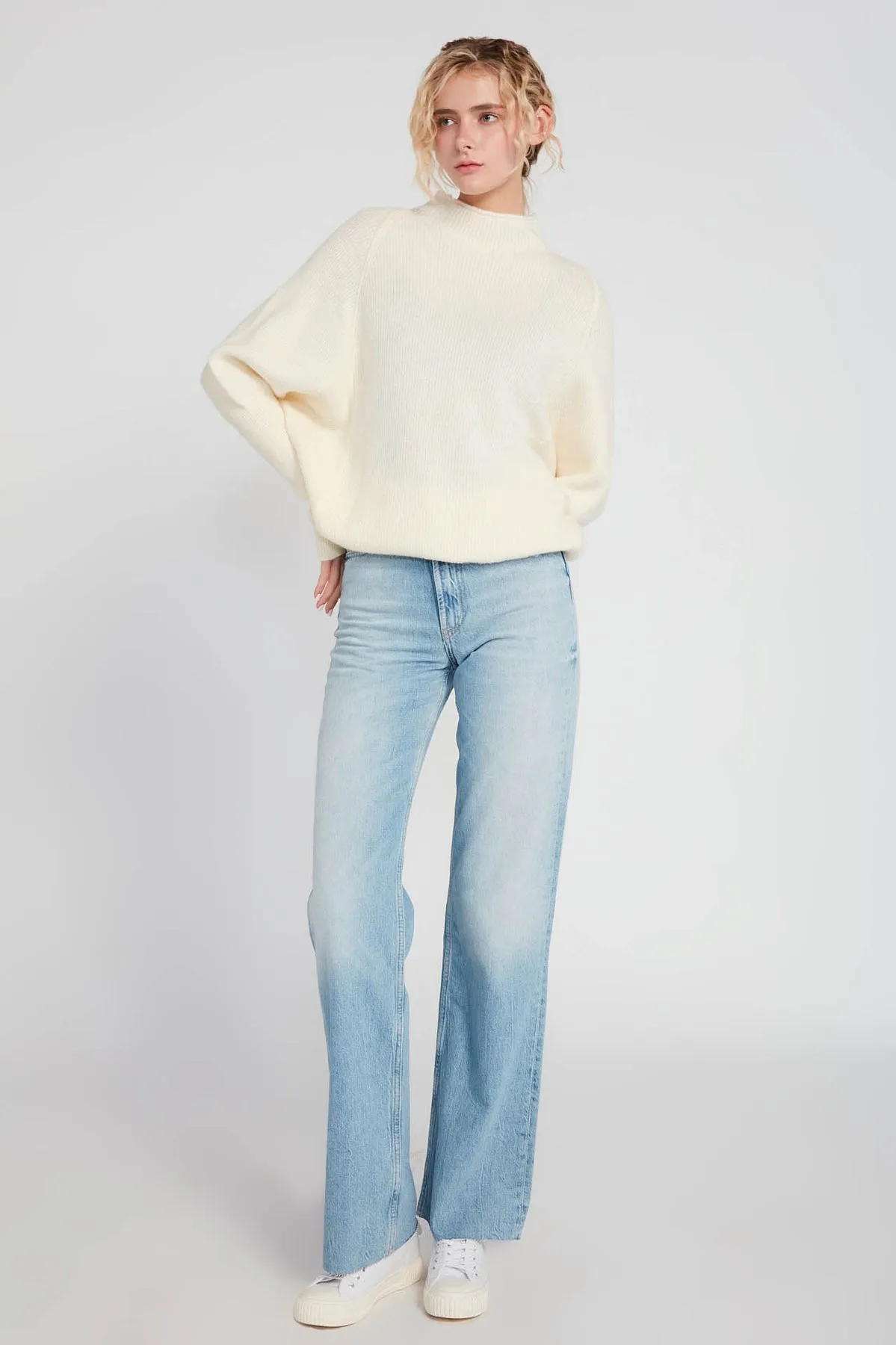 Mockneck Batwing Sleeves Sweater in Ivory