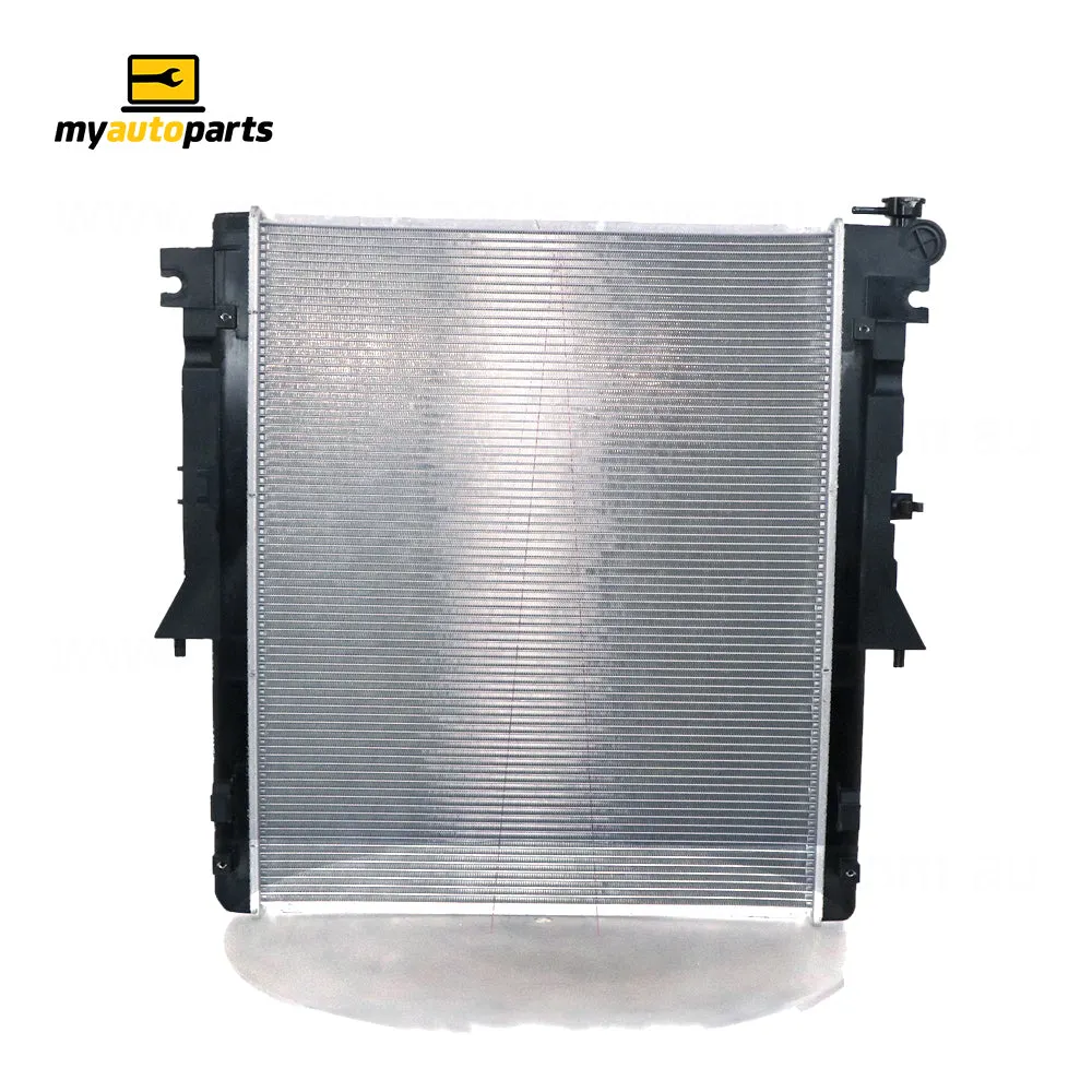 Radiator 35 / 35 mm Plastic Aluminium 525 x 635 x 16 mm Manual 5.8 mm Fin 2.4 L 4N15 Aftermarket suits Mitsubishi Triton MQ