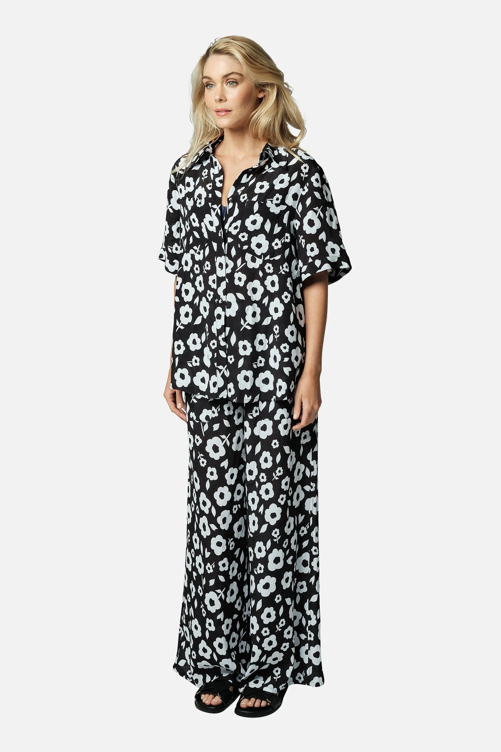 Short Sleeve Button-Up Shirt DAISY SILHOUETTE BLACK