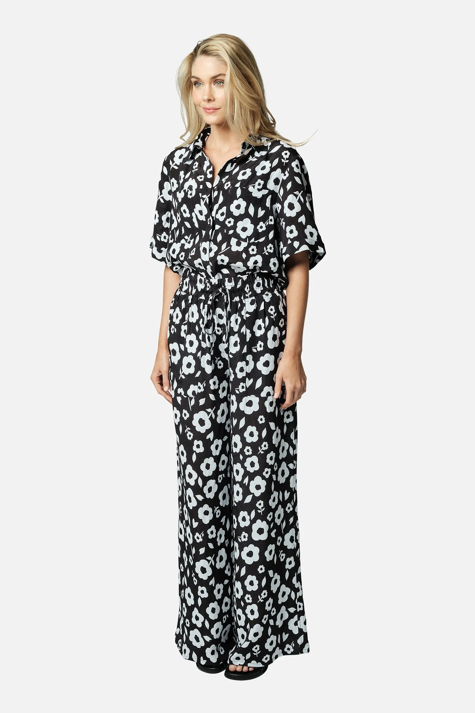 Short Sleeve Button-Up Shirt DAISY SILHOUETTE BLACK