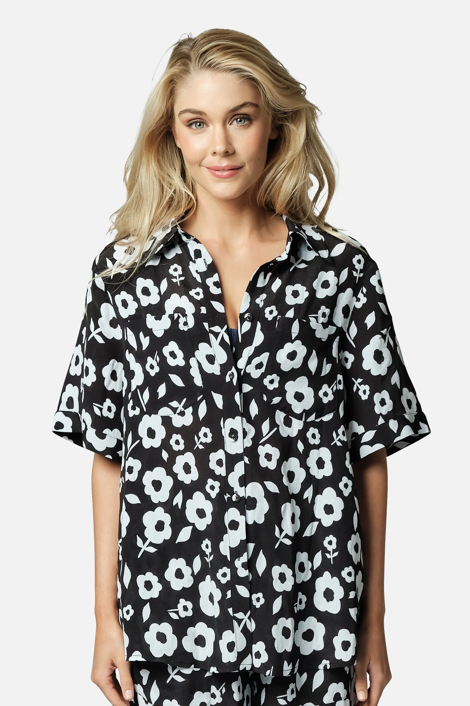 Short Sleeve Button-Up Shirt DAISY SILHOUETTE BLACK