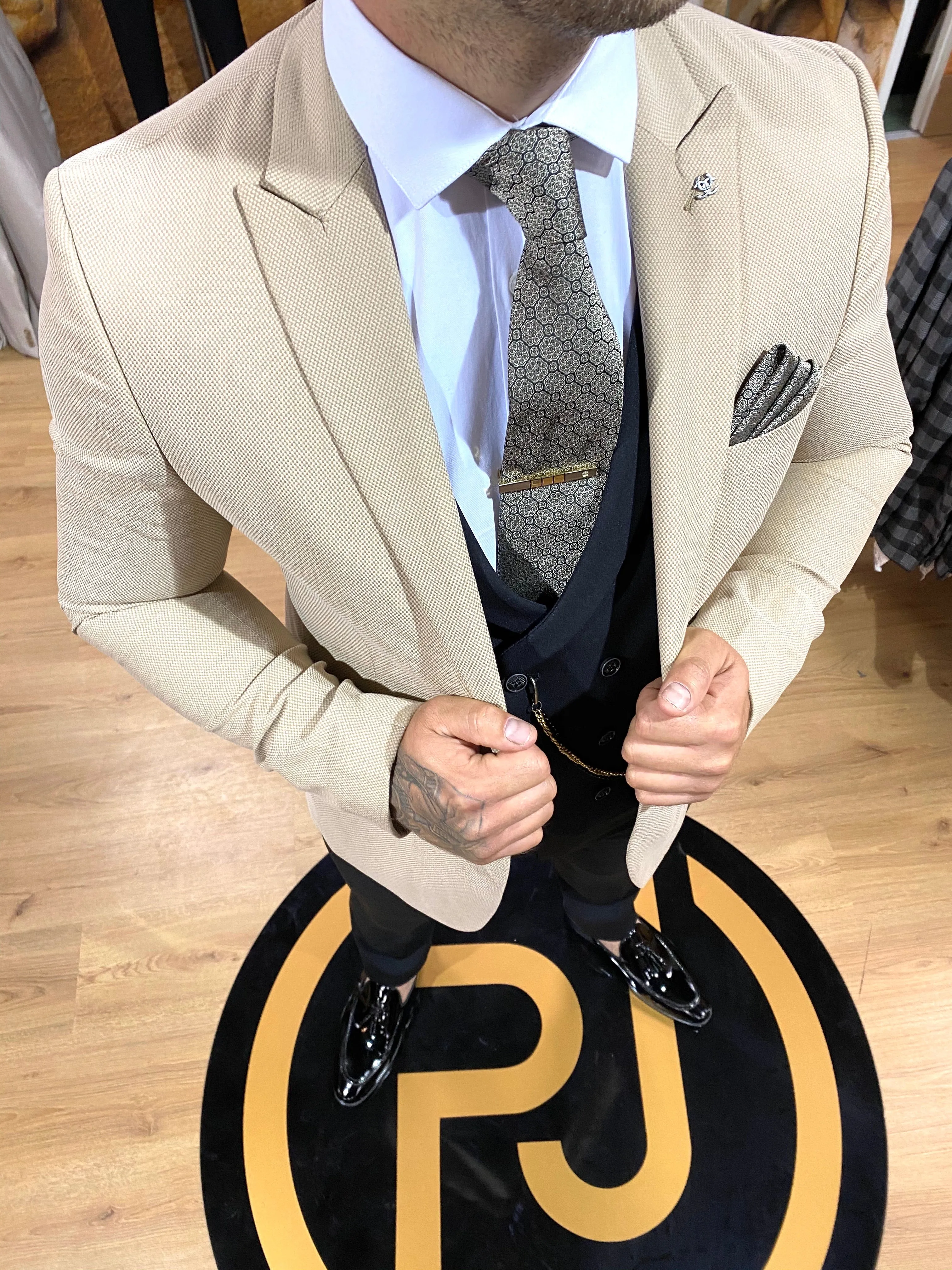 Sullivan - Cream/Black 3 Piece Suit