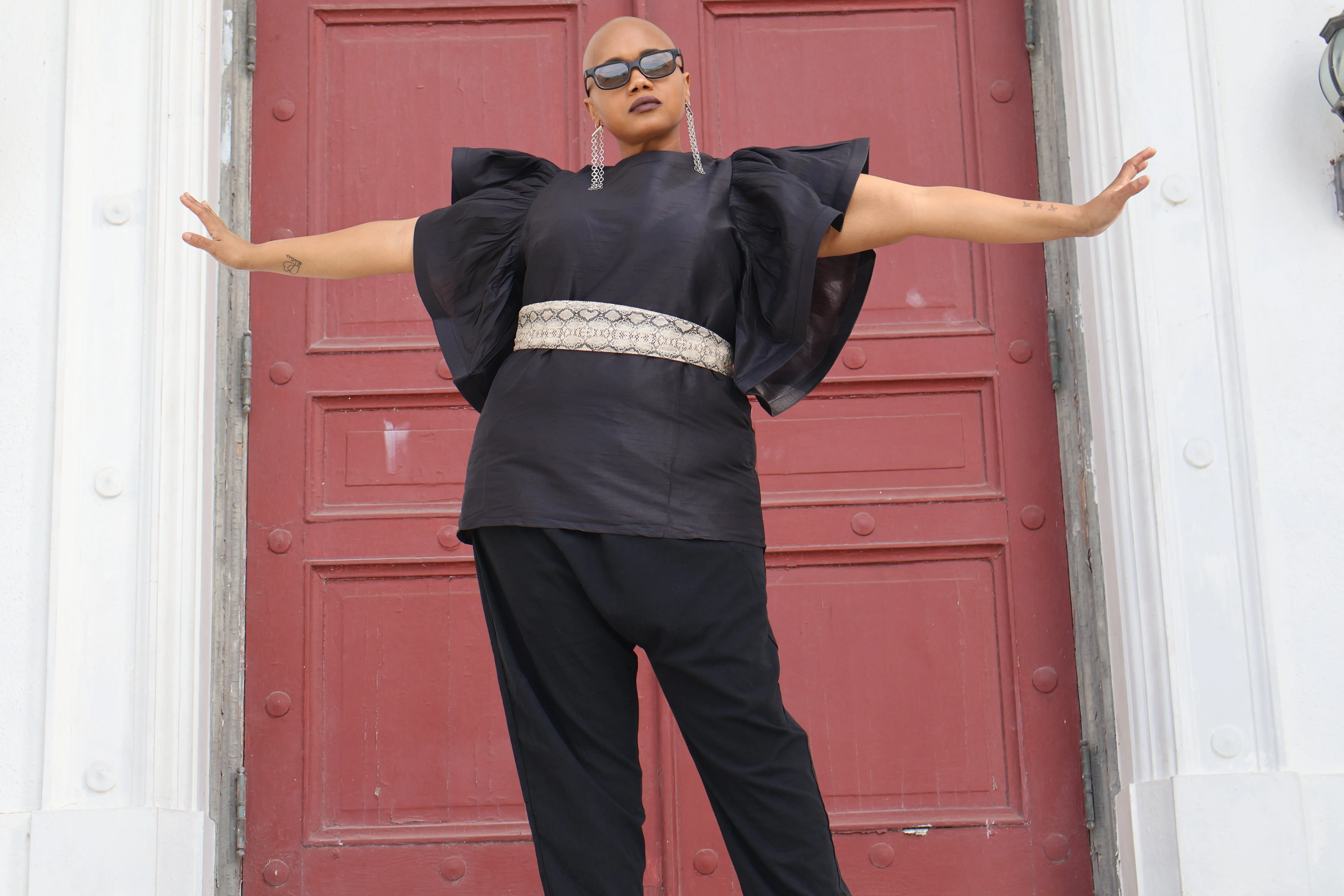 The Dupioni Batwing Sleeve Top II (Black)